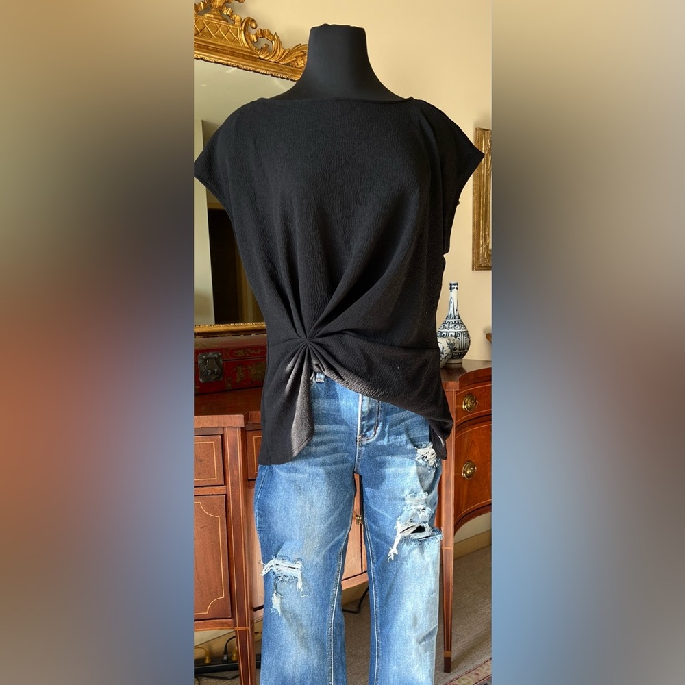 Vince Camuto black crepe short-sleeved top size Medium